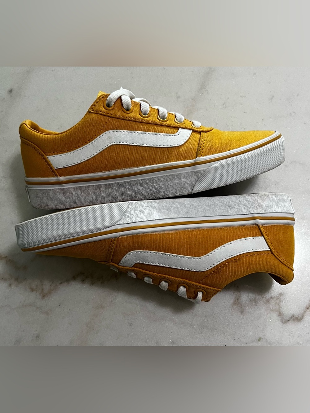Vans Off The Wall Ward Low Top Vibrant Yellow/White Skate Shoes Women’s Size 7